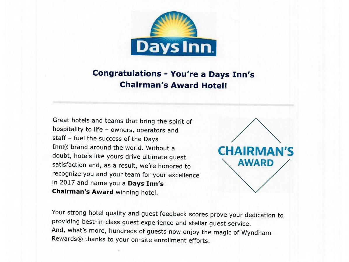 Days Inn By Wyndham Маниту Спрингс Екстериор снимка