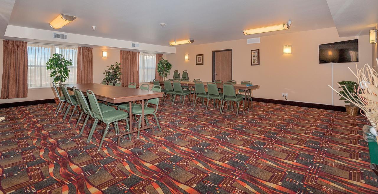 Days Inn By Wyndham Маниту Спрингс Екстериор снимка
